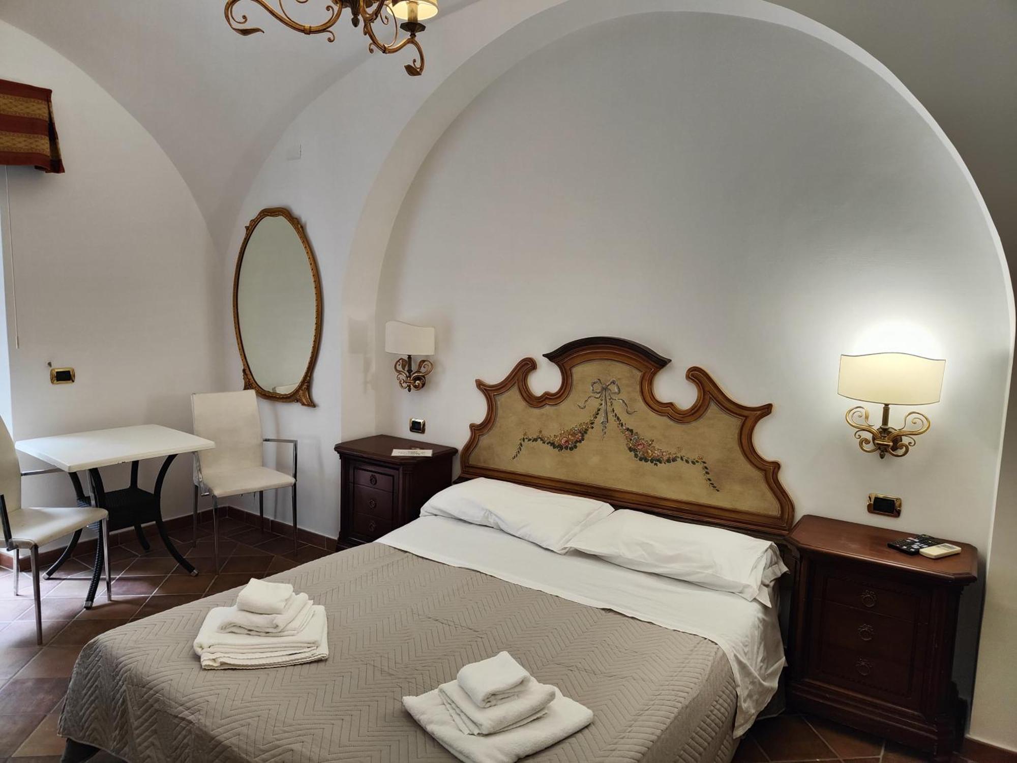 Androsa Apartments Амалфи Екстериор снимка