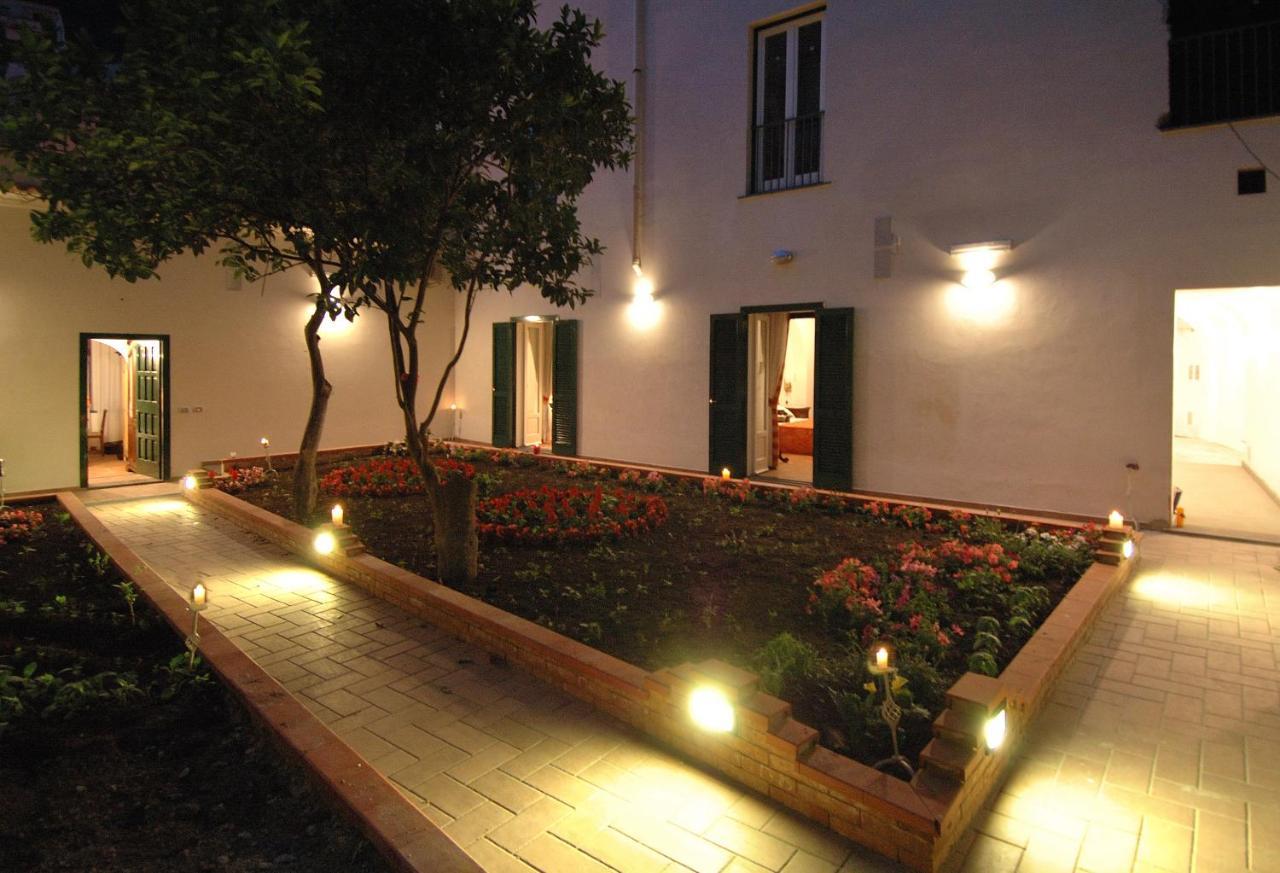 Androsa Apartments Амалфи Екстериор снимка