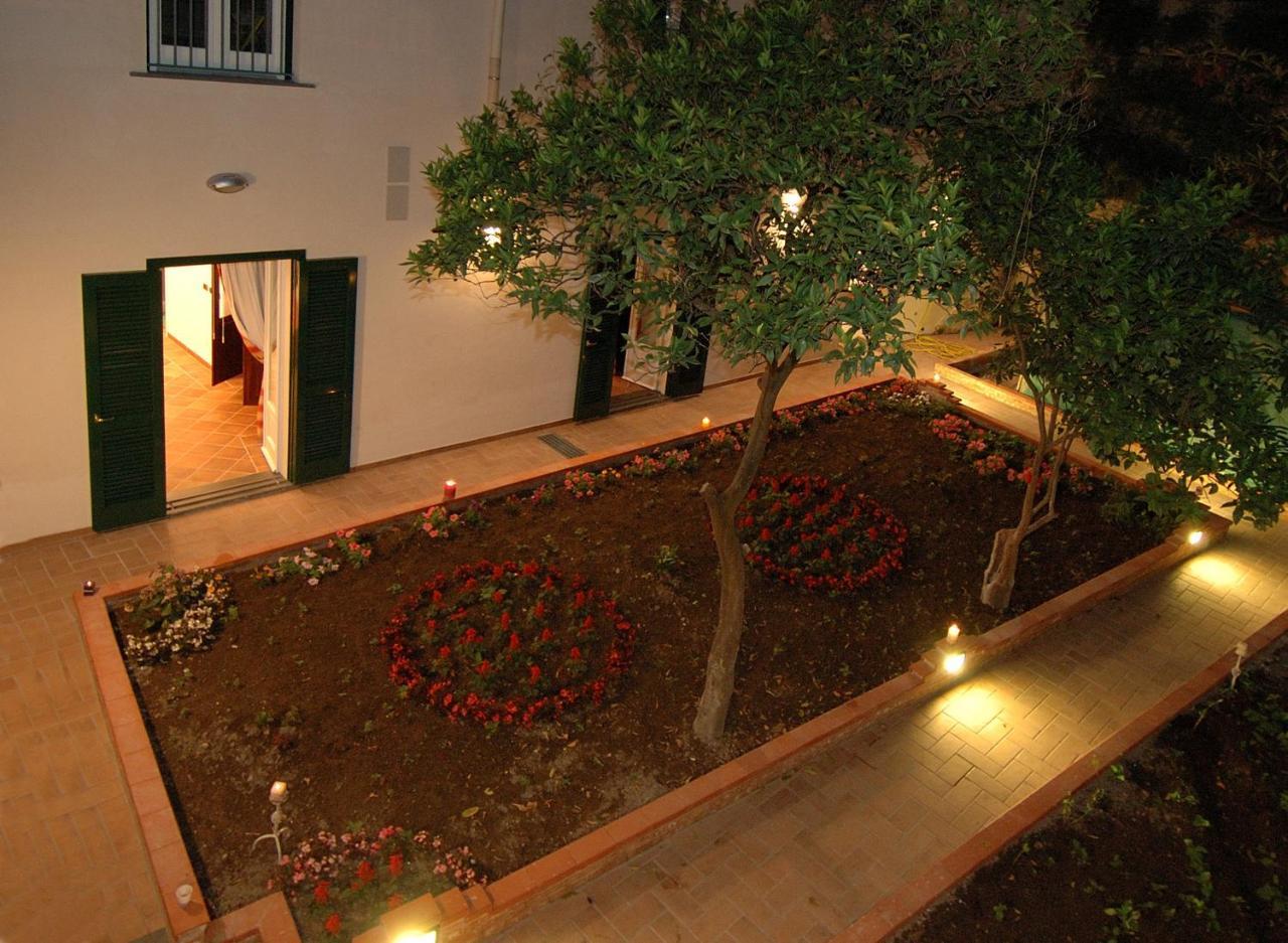 Androsa Apartments Амалфи Екстериор снимка